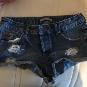 Helt nya shorts som jag råkat köpa för liten storlek