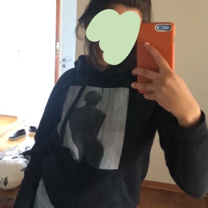 Thecoolelephant hoodie - Säljer min cooltheelephant hoodie då den inte kommer till anvädning. Tar endast plats i garderoben just nu 🤷🏽‍♀️ högsta bud:320