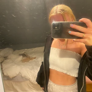 Tubrop - Aldrig använd, storlek L men som en S 💓💓skriv för fler bilder och diskussioner om pris💓