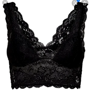 Bralette från vero Moda  - Säljer en bralette från vero Moda, använd men är i gott skick. Nypris 200kr