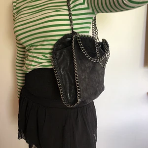 Randig tröja - Snygg basic randig tröja! Frakt tillkommer☘️💚