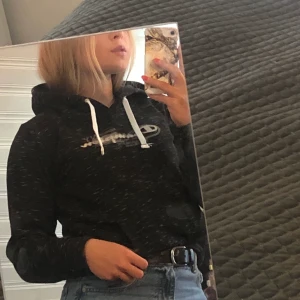 Champion Hoodie💛 - Jätte fin hoodie från champion. Storlek M. Frakt ingår inte💗💗