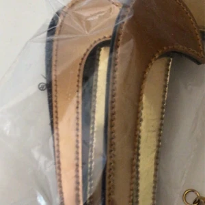 Nike - Olika nike märken till Nike airforce 1 guld/brons/silver karborreband 