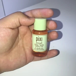 Skintreast - Jag fick denna av min kompis men jag vet inte vad man gör med den så de kommer inte till nån användning hos mig