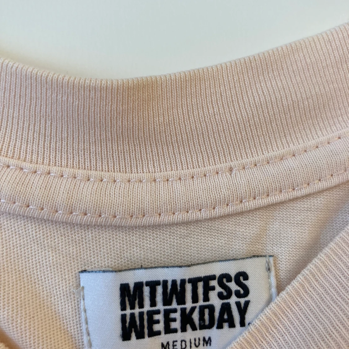 Ljusrosa top från Weekday  - 90