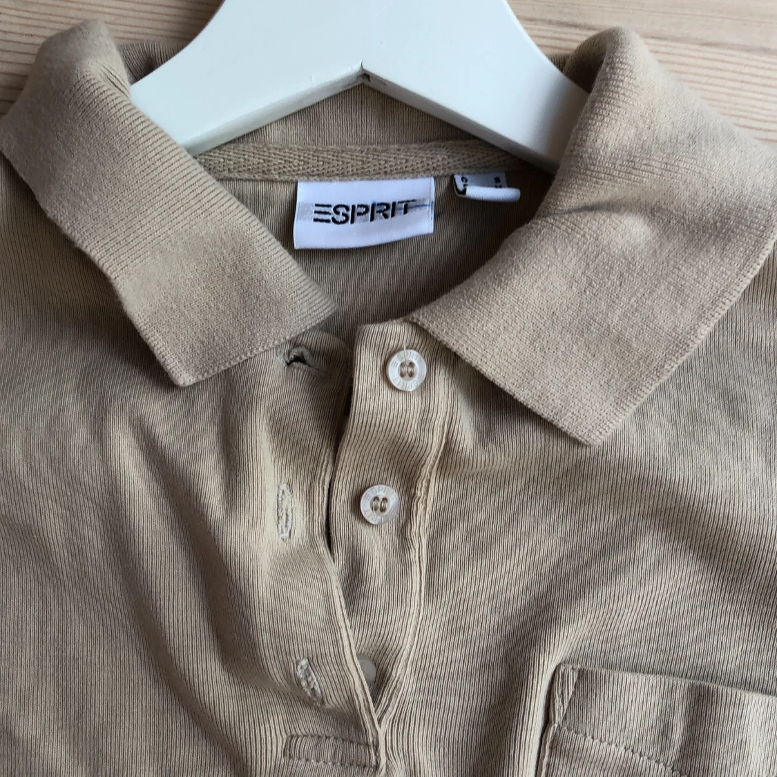 Beige croppad piké - 91