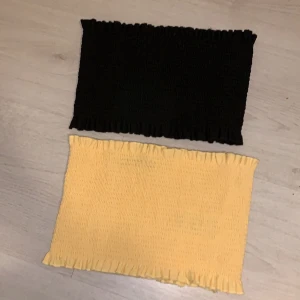 👋  - Säljer dom här två crop topsen från Gina för 50kr styck+Frakt!✨ Aldrig använda o säljer pågrund av att dom är för små för mig! Dm om du har några frågor Elr är intresserad