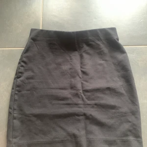 Kjol - Från Åhléns k storlek 34/XS. Köparen står för frakten 🥰