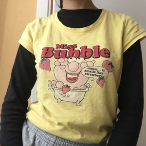  - Använd men bra skick. Storlek M men passar även mig med S. Snygg över långärmat!