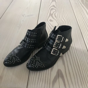  - Tyvärr för stora för mig :((( men dem kan ju nästan i bli snyggare😍