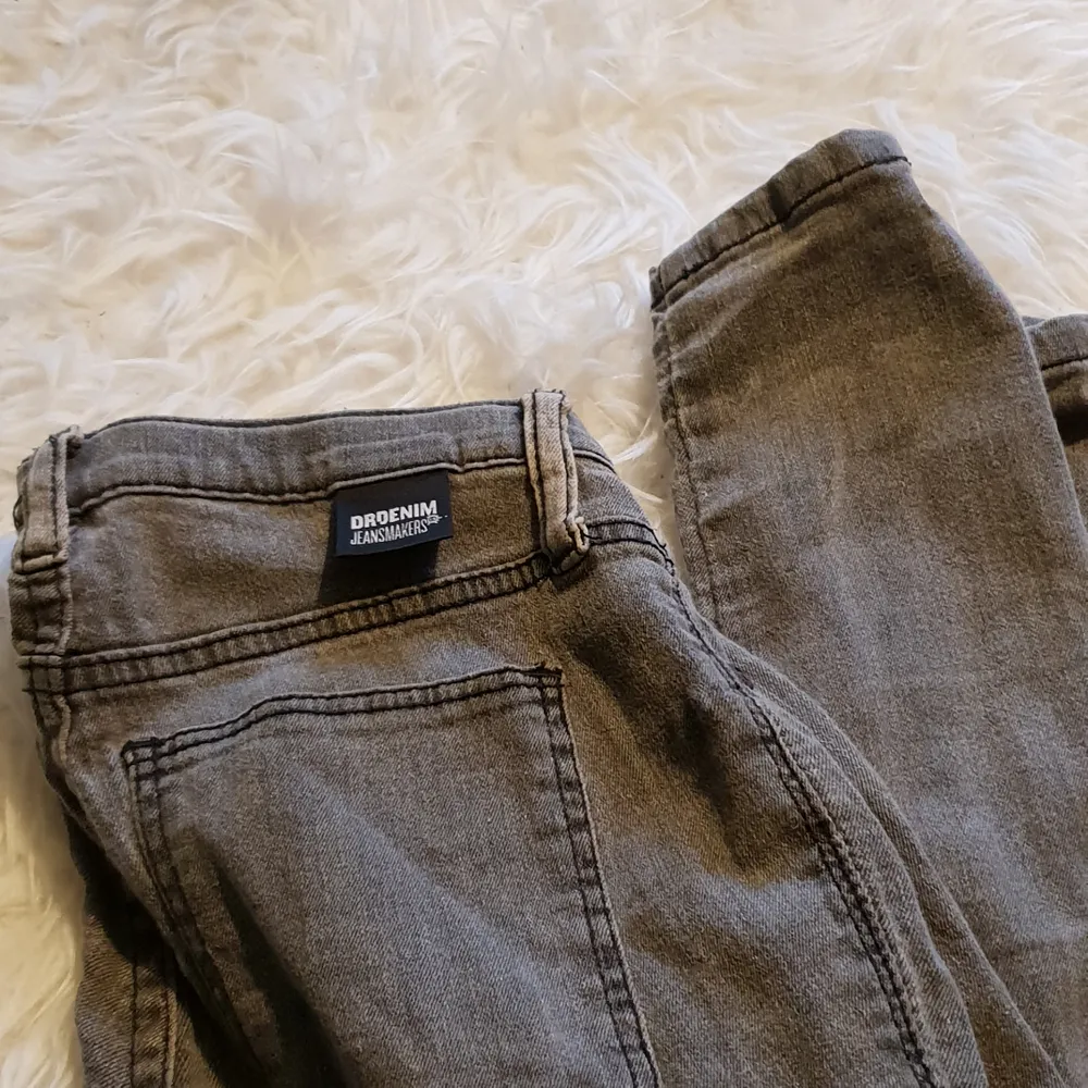 Drdenim jeans säljs pga för små för mig köparen står för frakten . Jeans & Byxor.