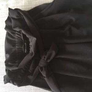  - Byxor köpa från stylelevel, helt nya och helt oanvända. Säljes pga fel storlek. 