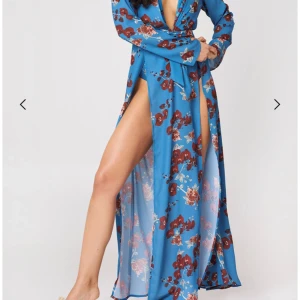  - Säljer den snygga strandtunika älskar den! Den är så fin men den kommer inte till användning. Nypris är 549kr. Mötes upp i Göteborg annars står köparen för frakt