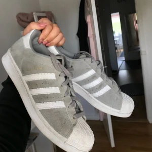  - bra skick, fräscha inuti då de nästan är oanvända! nypris 899kr