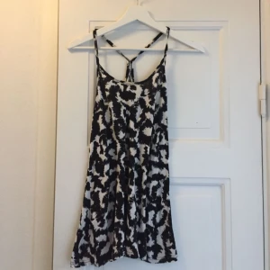  - Linne från hm. Skön sval kvalitet. Köparen står för frakt✨