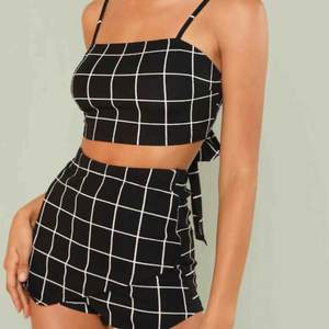 ‫Grid Crop Cami Top & Overlap Front Shorts Set Size: small Black & white