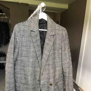  - Superfin kappa från zara, sparsamt använt! Kan fraktas om du står för frakten, fråga ifall du har frågor😊💕