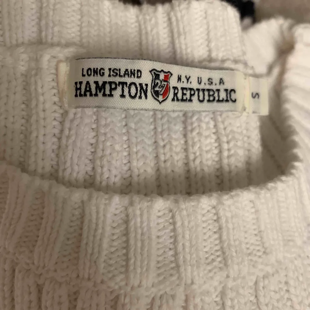 Ribbad randig/ flerfärgad tröja från Hampton republic. . Stickat.
