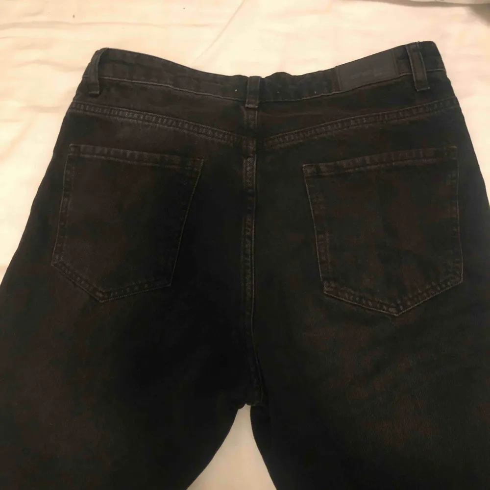 Jättefina jeans från Gina. Köpta här på plick men tyvärr för små för mig. 80kr + 63kr frakt. Lånade bilder . Jeans & Byxor.