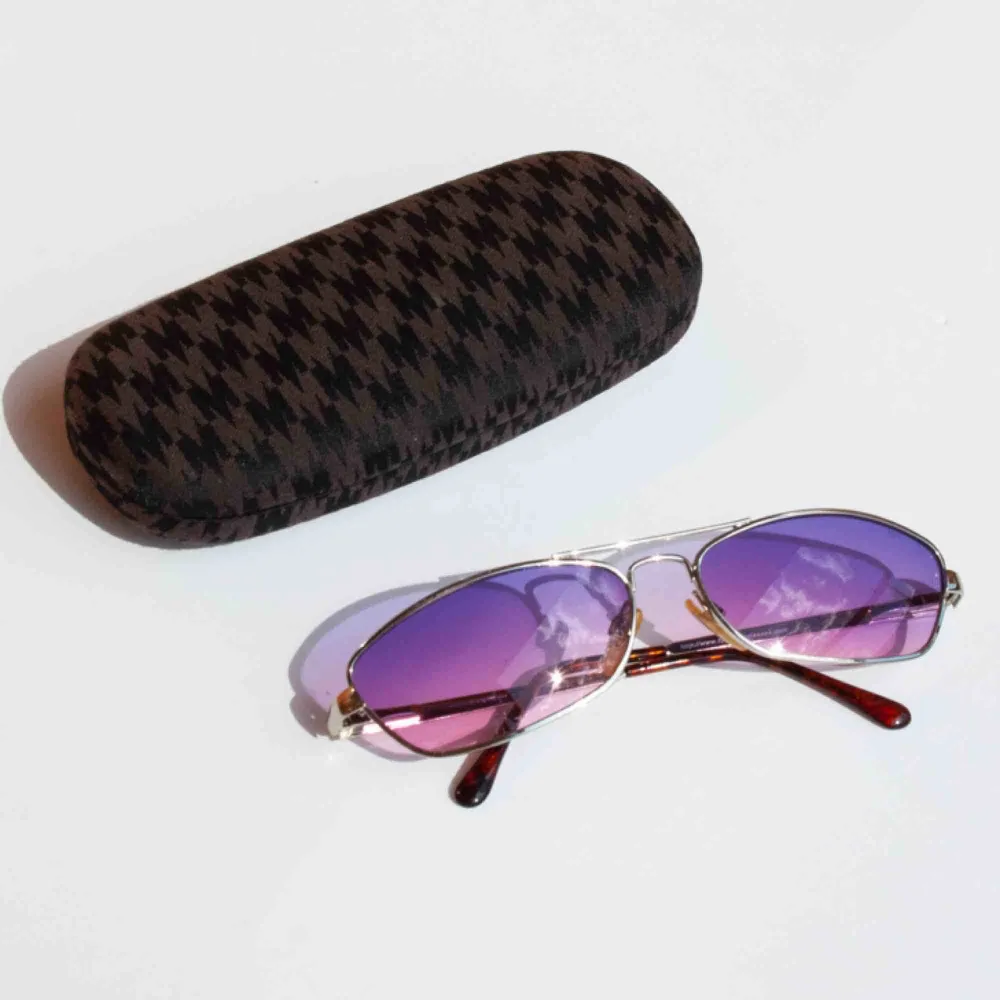 00s Y2K FUNK slim oval rectangular sunglasses shades in purple  SIZE One size Model: 165/XS Measurements: Frame: 14.5 cm/ 5.7