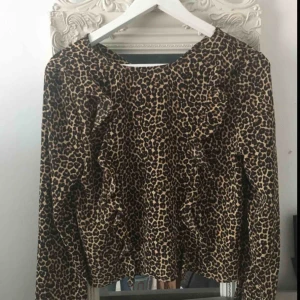  - Aldrig använd. Köpte fel storlek därför kunde jag it ha den. Väldigt bra skick.