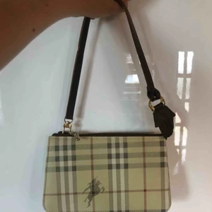  - Vintage Burberry Baguette Bag i Classic Nova Print
