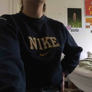  - Säljer min svin snygga Nike tröja för att den tyvärr inte används:( 