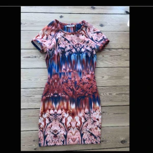  - Klänning/fodral från Zara, fint skick