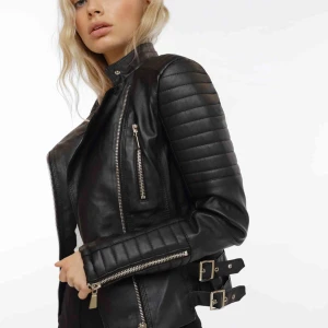  - Chiquelle moto jacket. Säljer pga ej min stil längre. Köpare står för frakt