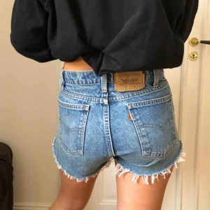  - Trendiga Levi’s shorts i jeans. W:31 L:32