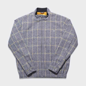  - Säljer denna jackan, köpt på Carlings tidigt i våras så den är inte använt mycket!! Jackan har en innerficka och två fickor på utsidan. 400+ frakt. Kan mötas upp i Karlskrona. Pris går att diskutera vid snabb affär! 