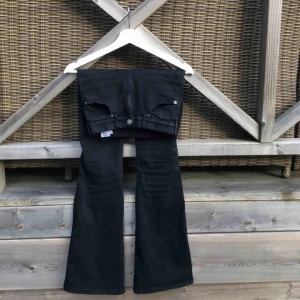Bootcut jeans - Jätte fina jeans från dr. Denim. Måste dock sälja dom nu då dom inte kommer till användning. Ord pris 500kr mitt pris 150☺️ 