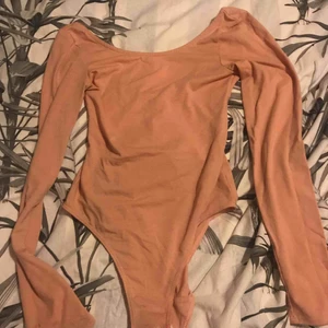  - Body ifrån H&M! Blivit för liten för mig men den är i fin skick!