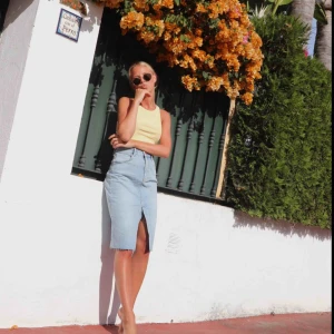  - Jeanskjol endast använd på denna bild, frakt tillkommer :)