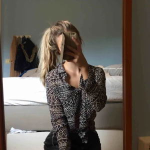  - Blus från Indiska, storlek S.  Aldrig använd, nyskick 🥰 Har knutit den på bilden.