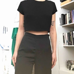  - Silkesbyxor från h&m. Gamla favoritbyxor men de har tyvärr blivit lite för stora! 