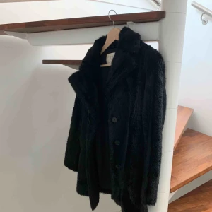  - Vinter jacka från zara, väldigt varm och snygg. Köpt förra vintern
