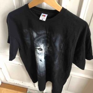  - Vargtröja - kan hämtas i Uppsala eller skickas mot fraktkostnad 