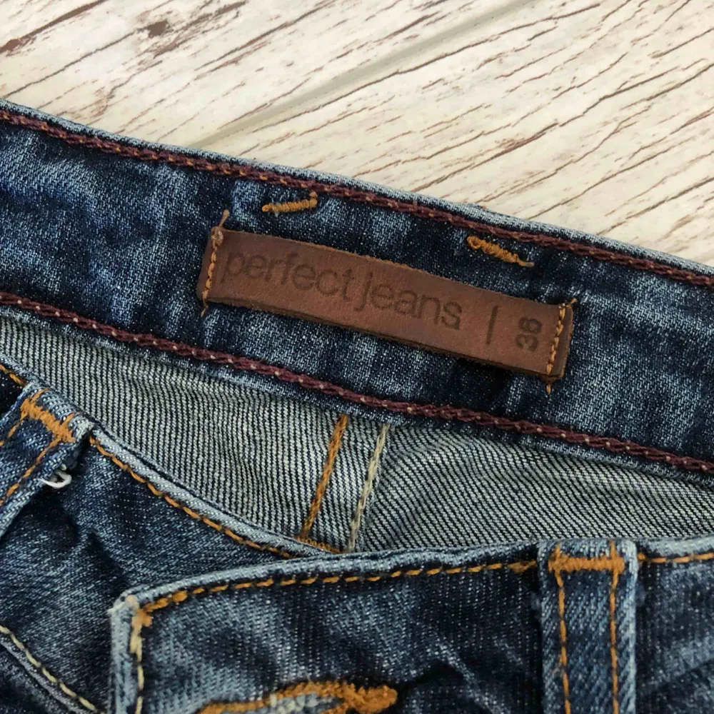 Boyfriend-jeans från Gina Tricot. Säljes pga de har blivit för stora. Minns inte nypris men skulle gissa på runt 400-500. Mitt pris: 100kr + frakt. Jeans & Byxor.