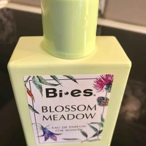  - Helt ny blossom !!!  Luktar exakt som guccin