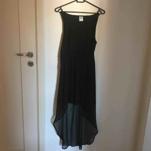  - Klänning från veromoda, storlek XS och endast använd 1 gång, 75kr+frakt