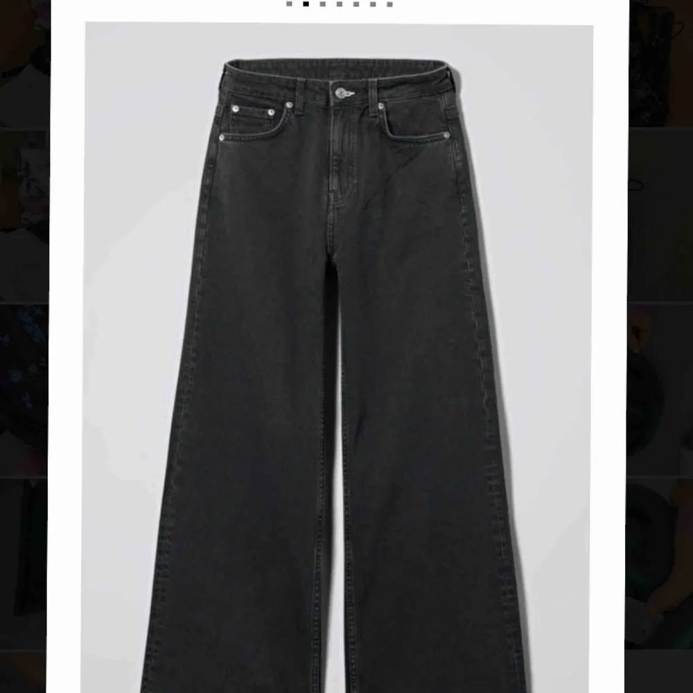Klassiska Ace modellen i färgen tuned black. Strlk 27 i midjan, 32 i benen. Köpare står för frakt. . Jeans & Byxor.