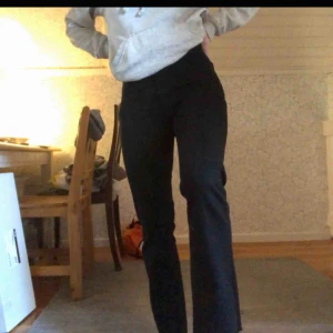  - Helt nya och oanvända bootcut jeans från Lindex  Frakt tillkommer❤️
