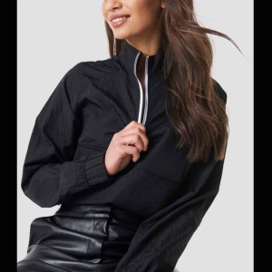  - ”Spory jacket” från Linn Ahlborg x NAKD 🖤 frakt på 59kr tillkommer. 