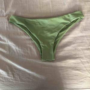 Ett par hel gröna bikinitrosor. Säljer för 30kr inklusive frakt. 