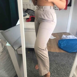  - Beiga sjukt snygga byxor !! Right ?? Frakt talas vid om ej uppmöte funkar ! 