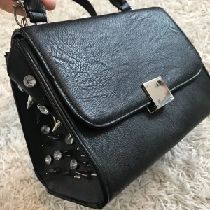  - Snygg väska, aldrig använd. 