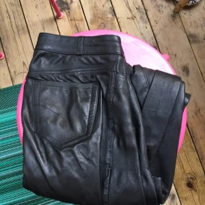  - Hm trend skinnbyxor storlek 34