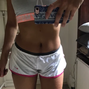  - Nya knappt använda Nike shorts. Frakt 28 kr eller hämtas i Göteborg 