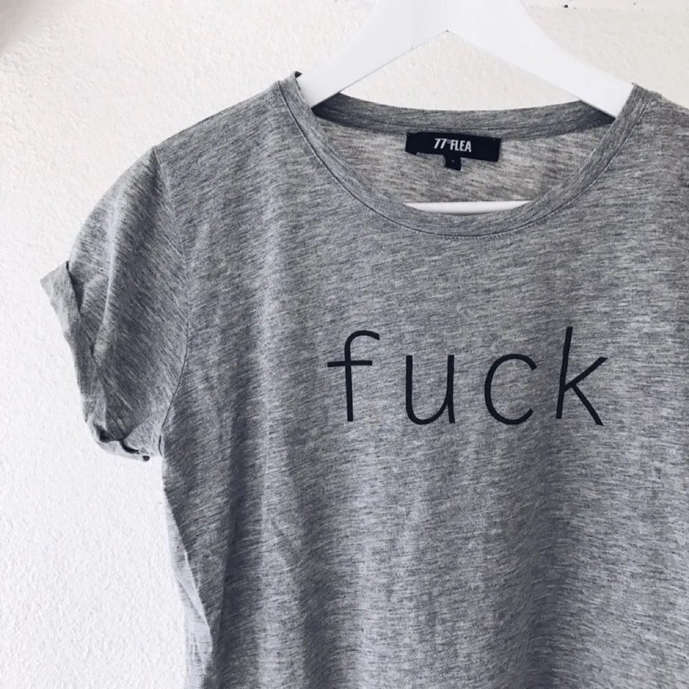 Fuck-tshirt inköpt i CPH. Skriv gärna vid frågor eller önskemål om fler bilder!📷. T-shirts.